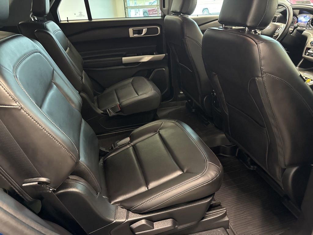 Used 2023 Ford Explorer XLT w/ Equipment Group 202A image 13