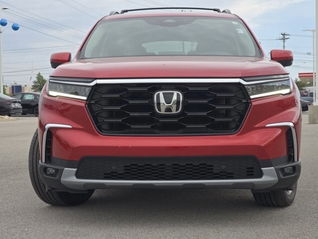 New 2025 Honda Pilot Touring image 17