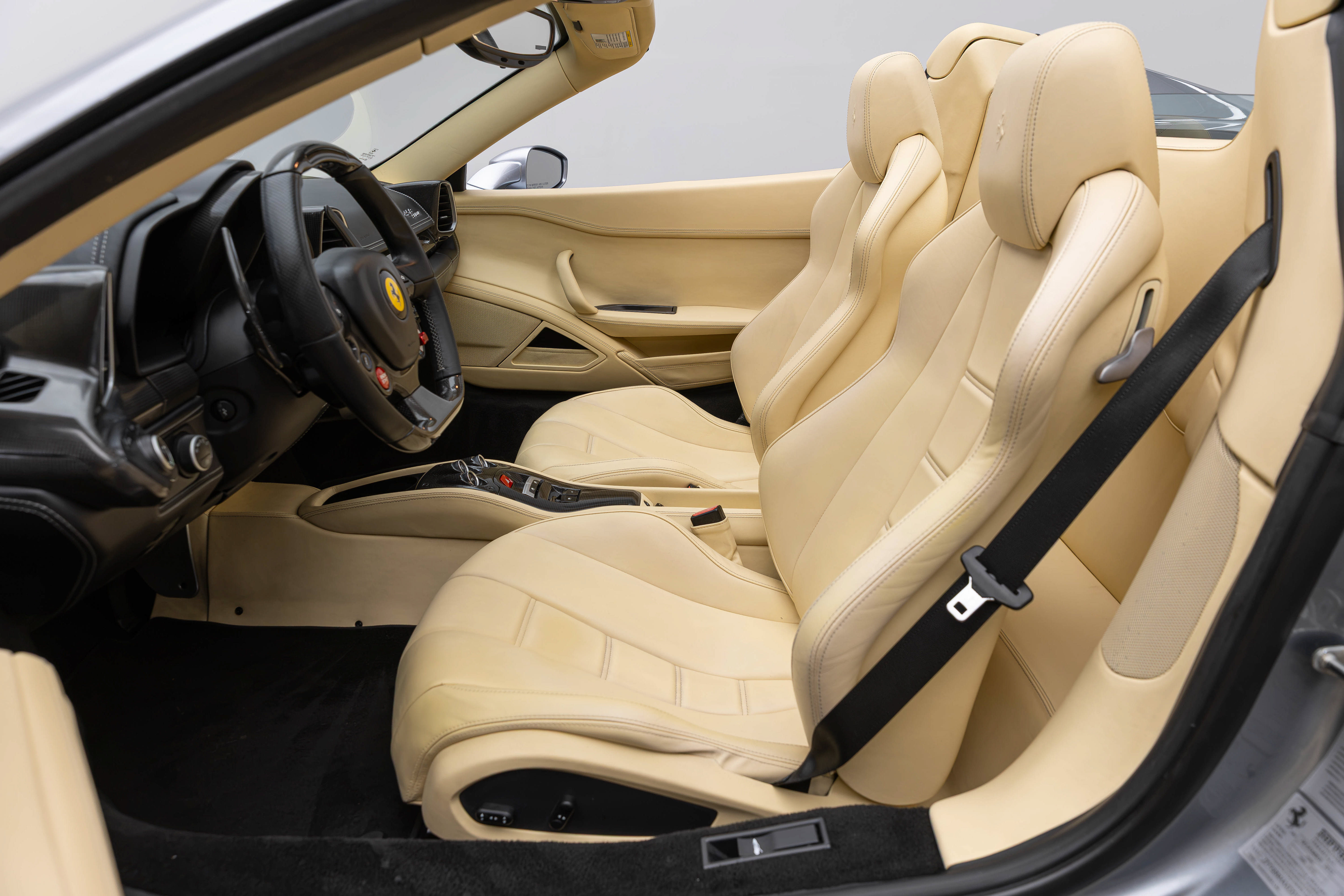 Certified 2013 Ferrari 458 Spider RWD image 5