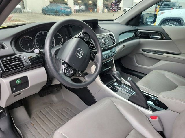 Used 2017 Honda Accord LX image 9