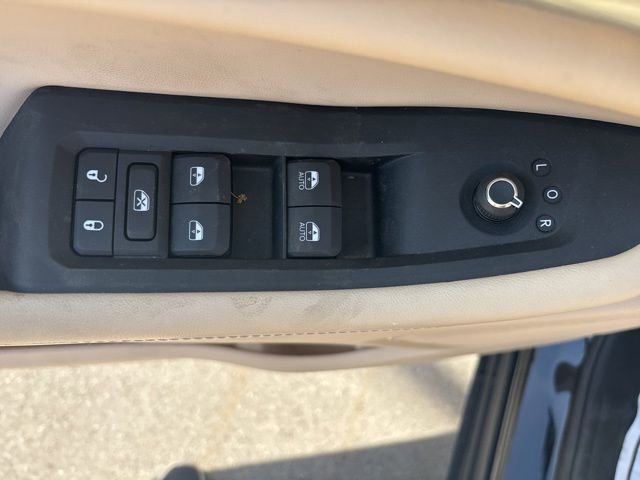 Used 2022 Jeep Grand Cherokee Limited w/ Luxury Tech Group II image 32