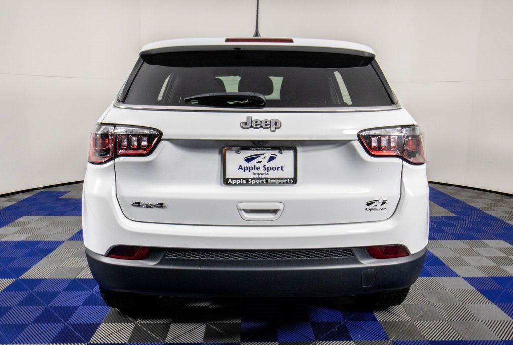 Used 2024 Jeep Compass Sport image 6