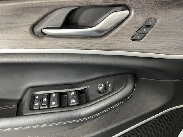 Used 2022 Jeep Grand Cherokee Limited AWD/4WD image 33