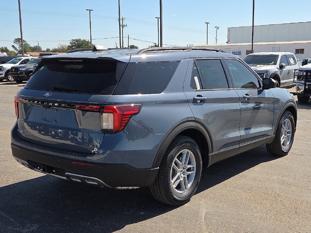New 2027 Ford Explorer Active w/ Active Comfort Package RWD image 5