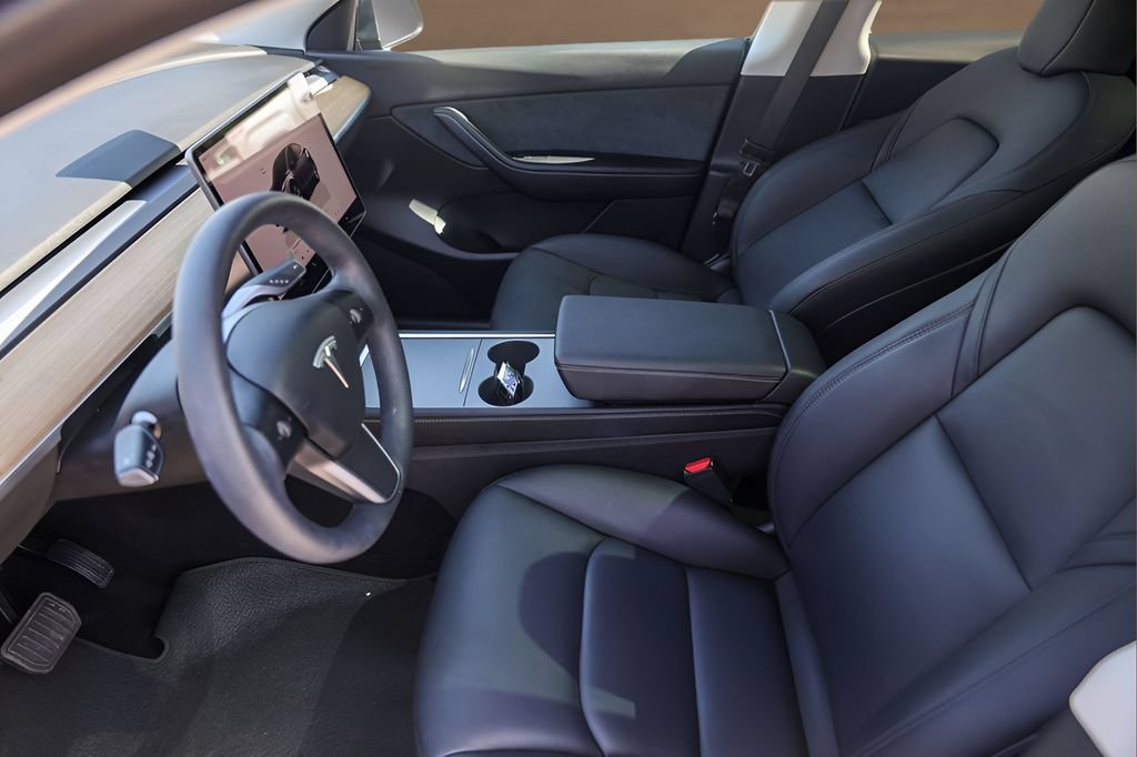 Used 2022 Tesla Model Y Long Range AWD/4WD image 9