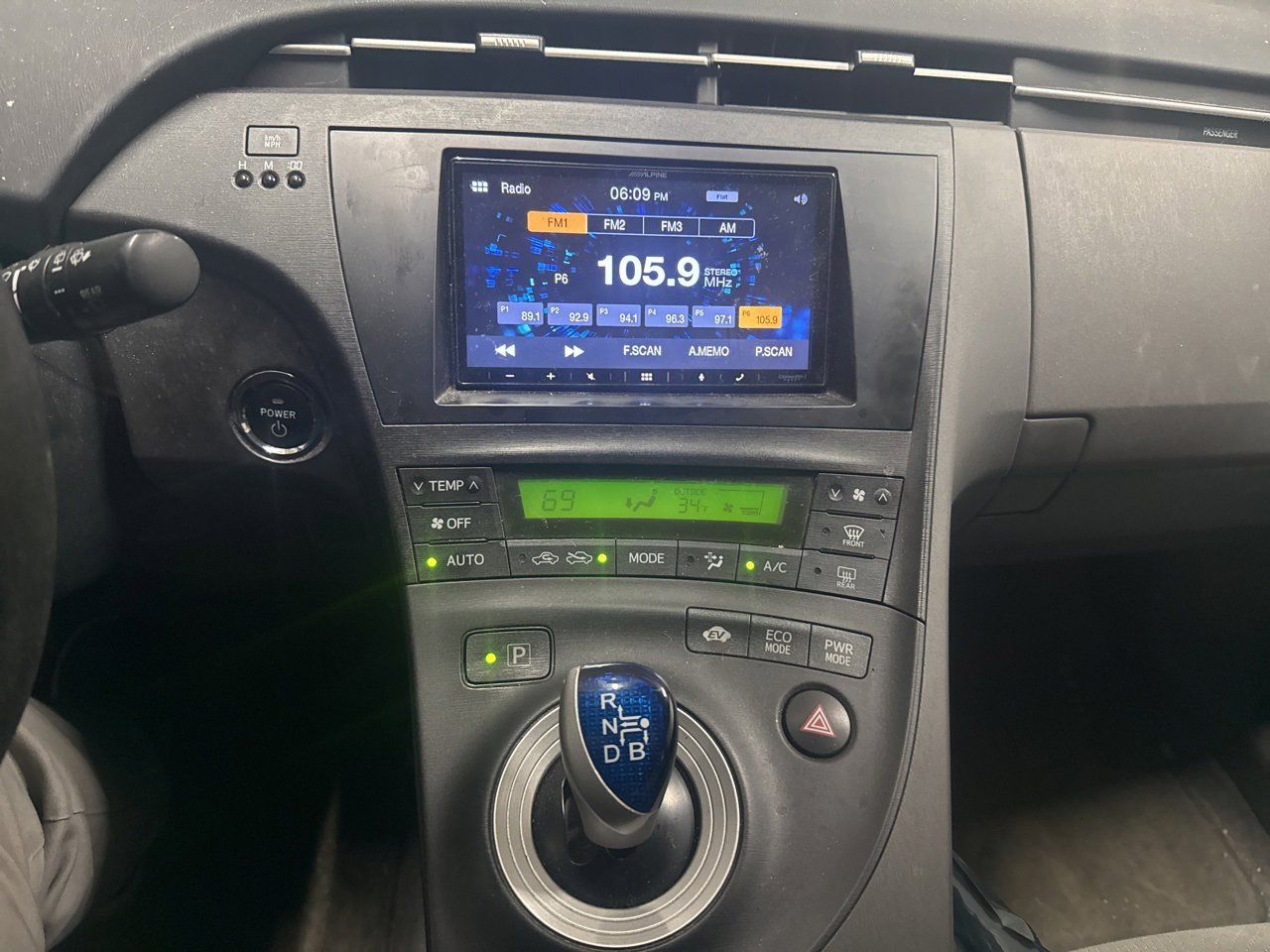 Used 2011 Toyota Prius Two image 10