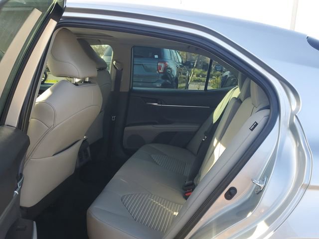 Used 2023 Toyota Camry SE w/ Cold Weather Package image 11
