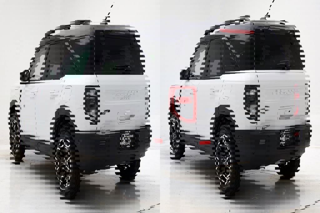 Used 2025 Ford Bronco Sport Outer Banks image 7