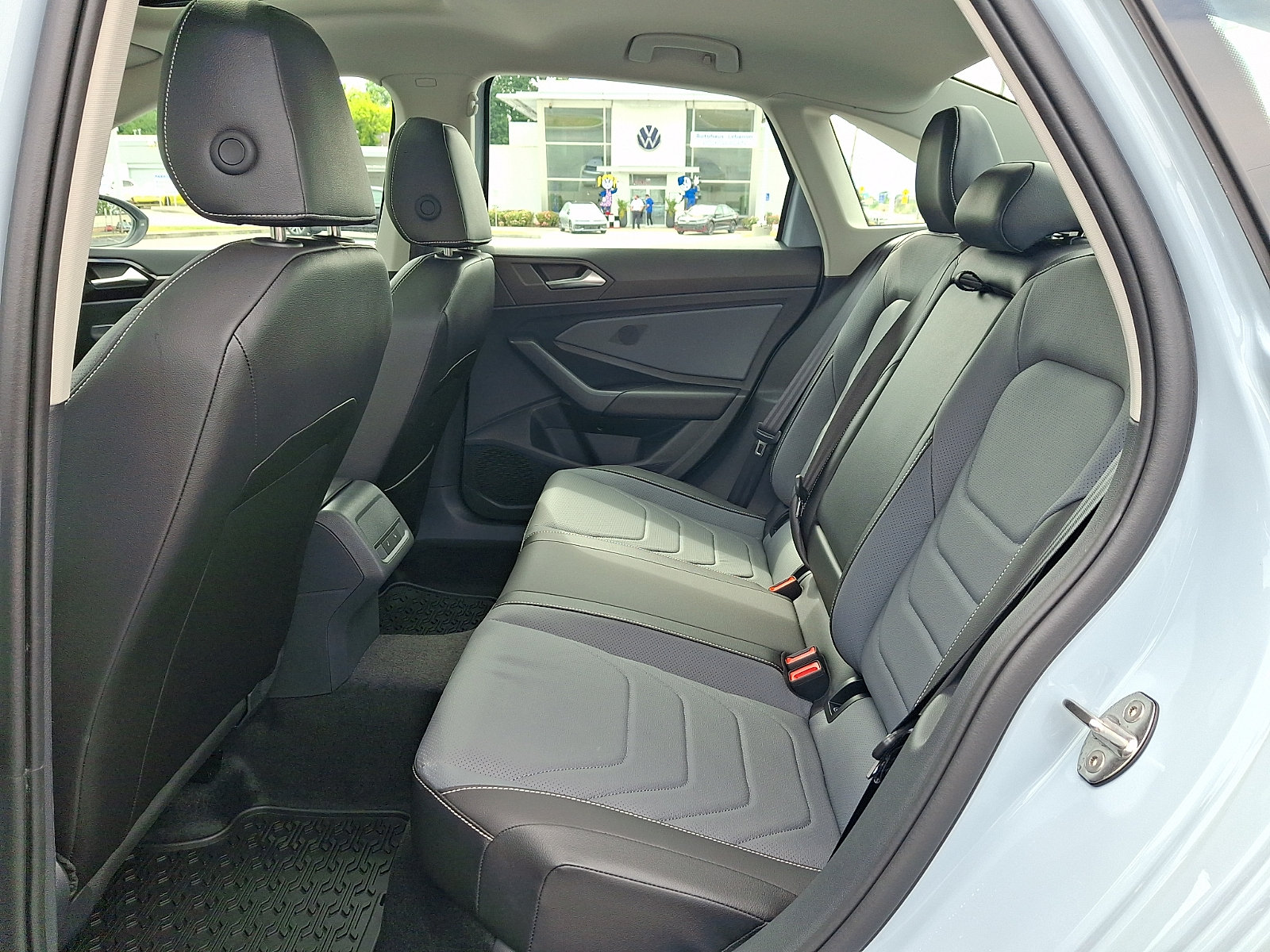 Used 2026 Volkswagen Jetta SEL FWD image 11