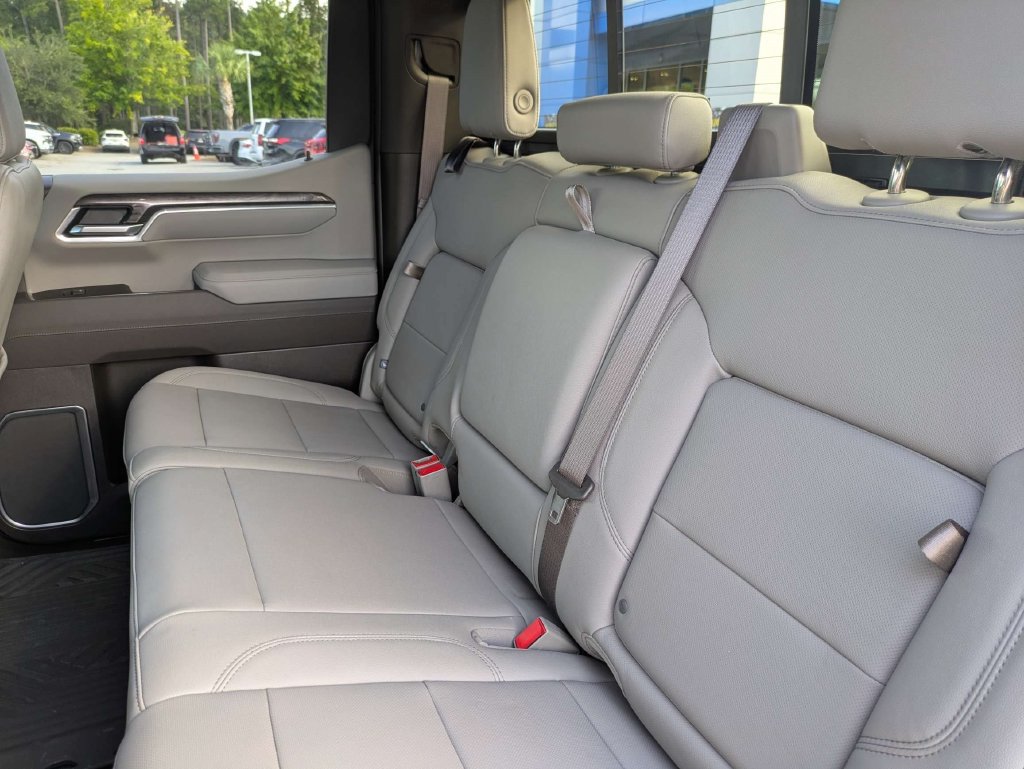 Used 2025 Chevrolet Silverado 1500 LTZ AWD/4WD image 14