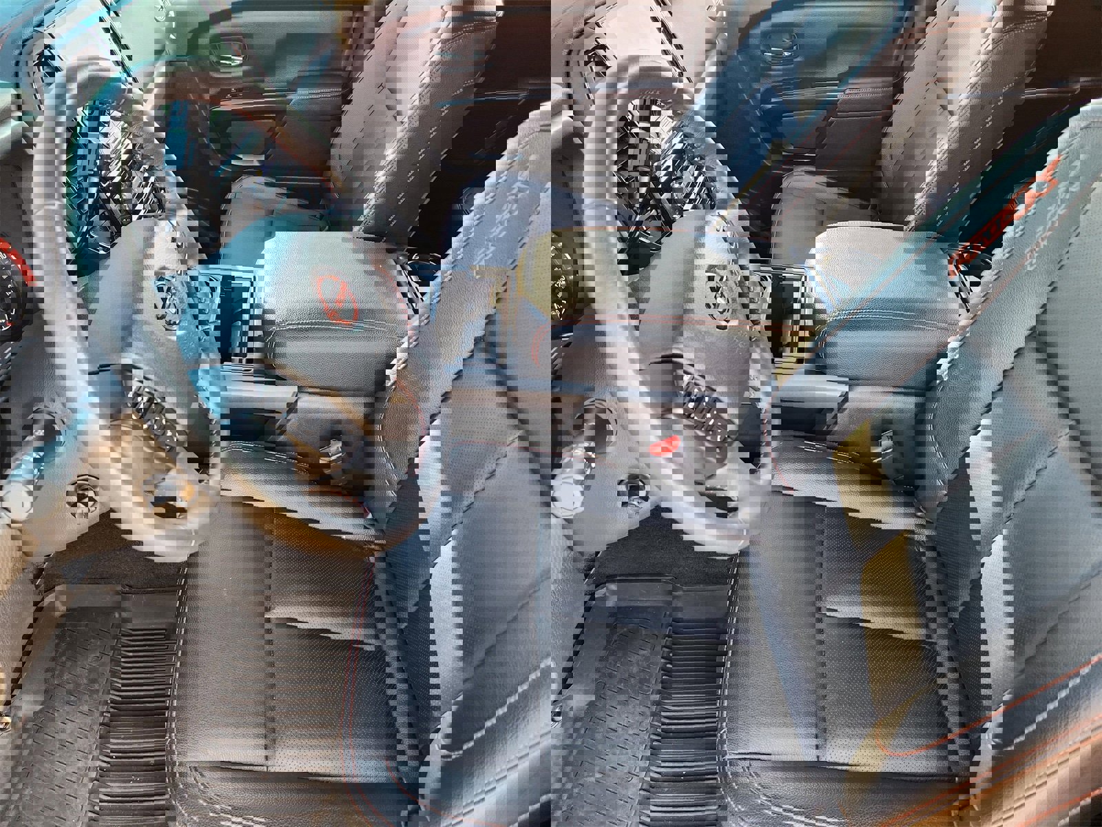 Used 2024 Nissan Titan PRO-4X w/ Pro-4x Convenience Package image 14