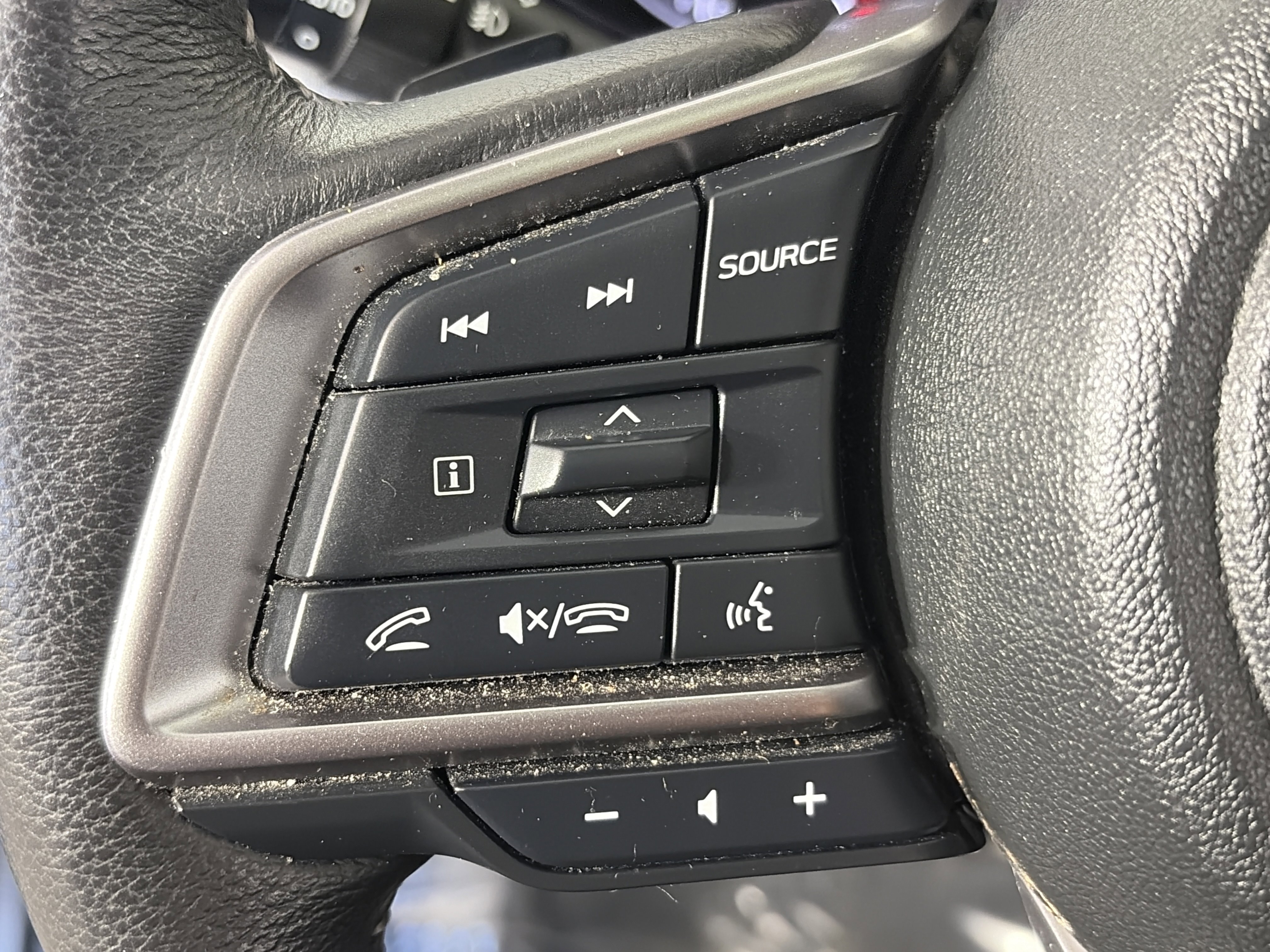 Used 2023 Subaru Outback Limited AWD/4WD image 37