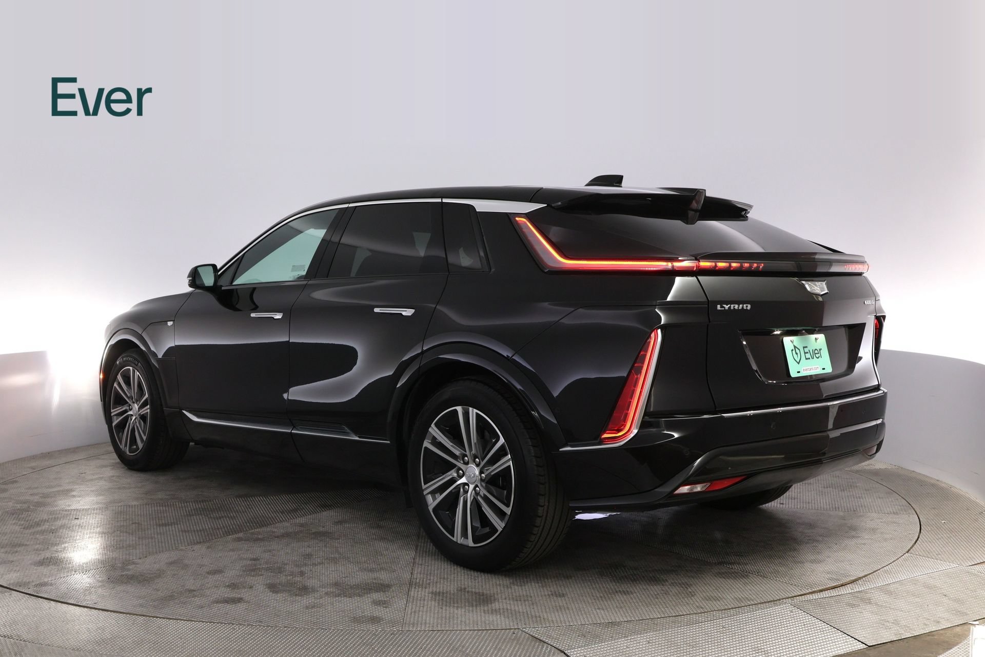 Used 2024 Cadillac Lyriq Luxury AWD/4WD image 17