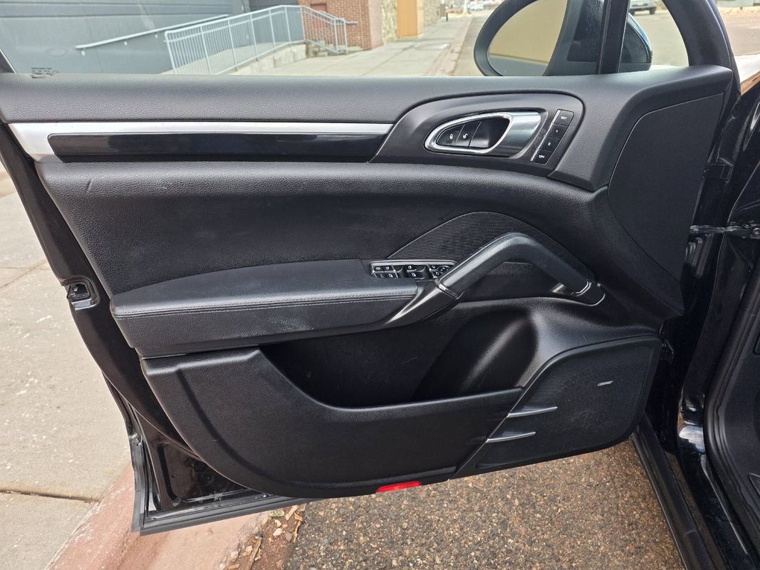 Used 2012 Porsche Cayenne S image 18