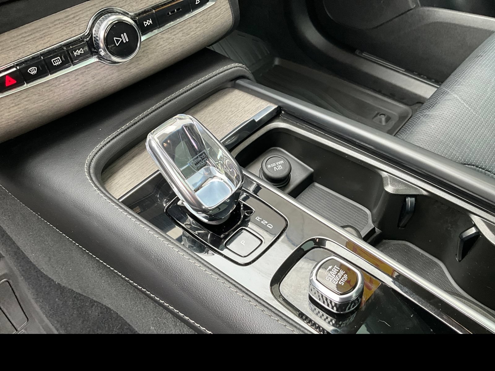 Certified 2023 Volvo XC90 B6 Ultimate w/ Protection Package Premier AWD/4WD image 27
