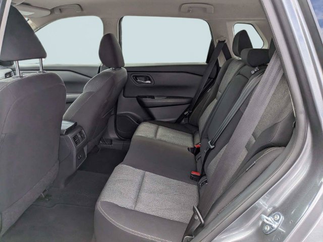 Used 2025 Nissan Rogue SV AWD/4WD image 13