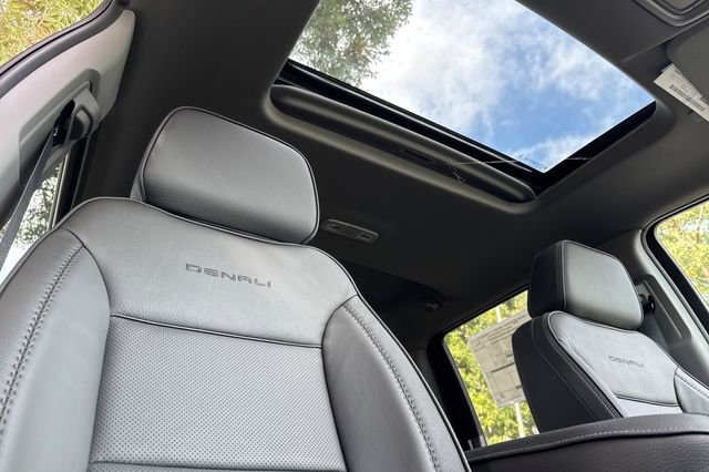 New 2026 GMC Sierra 2500 Denali w/ Denali Reserve Package image 18