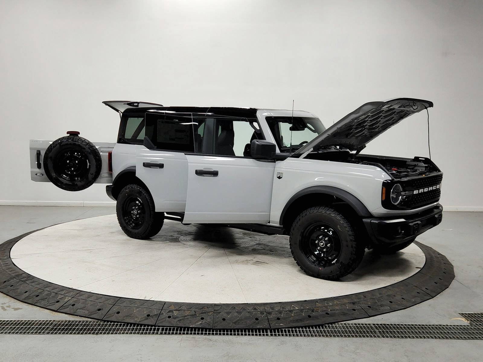 New 2026 Ford Bronco Big Bend w/ Black Diamond Package AWD/4WD image 9