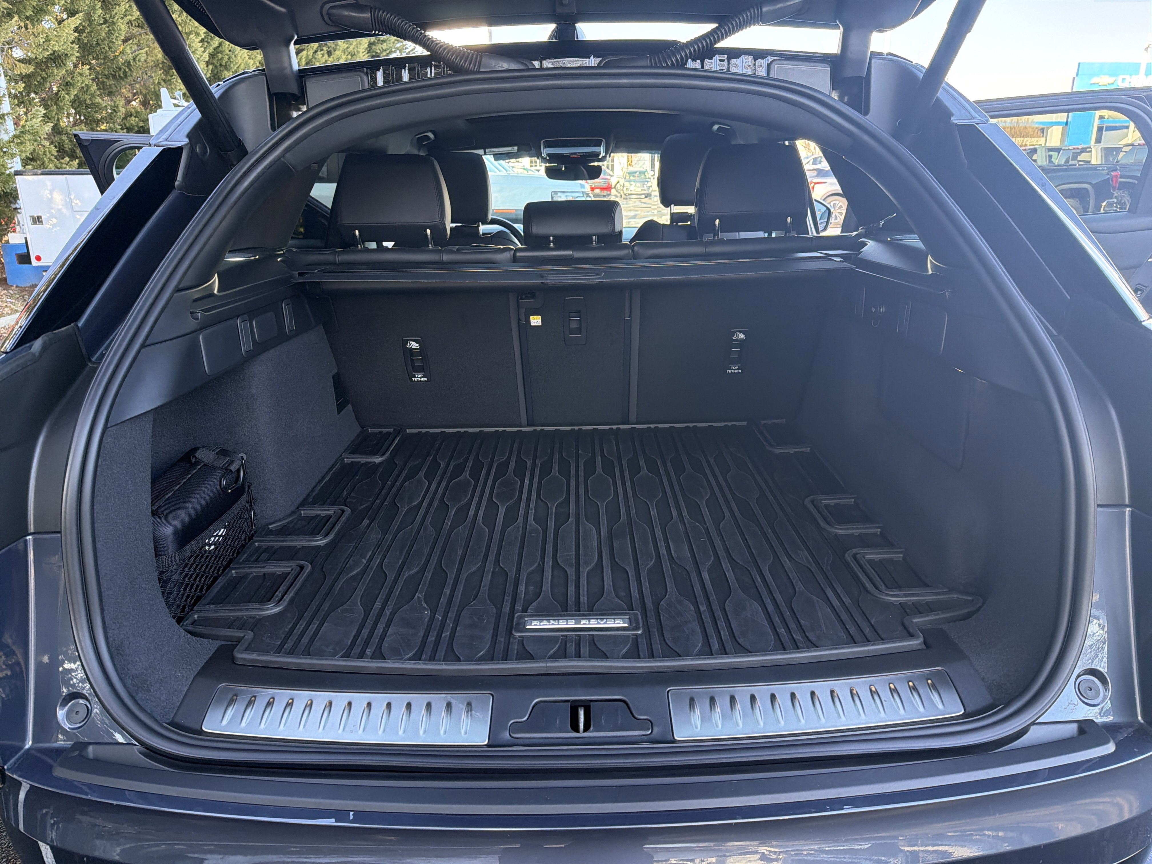 Used 2026 Land Rover Range Rover Velar Dynamic SE image 32