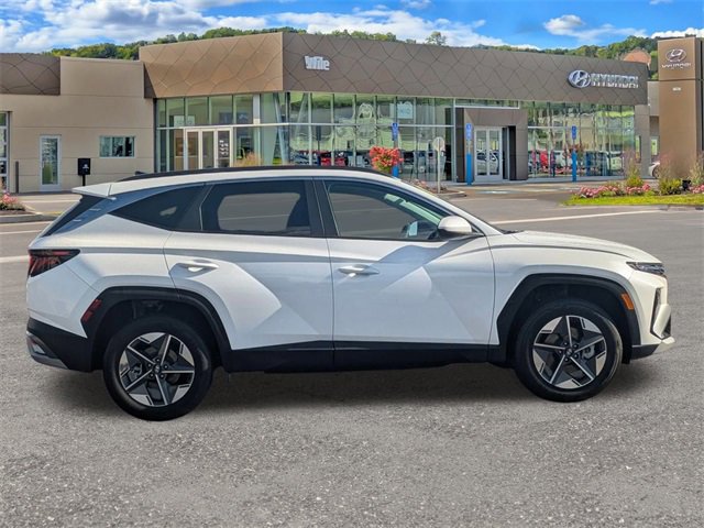 Certified 2025 Hyundai Tucson SEL image 2