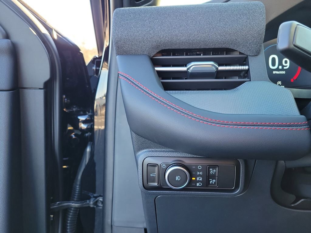 New 2026 Ford Explorer ST-Line image 21