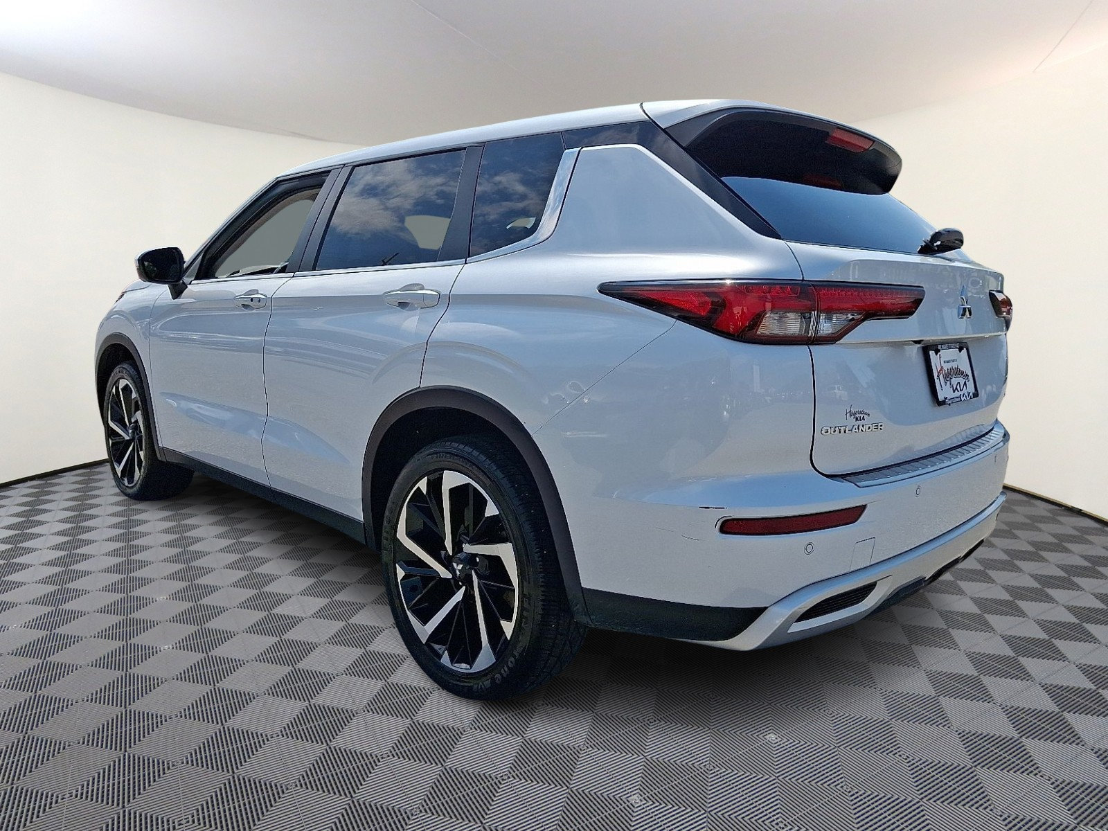 Used 2024 Mitsubishi Outlander SE Black Edition AWD/4WD image 4
