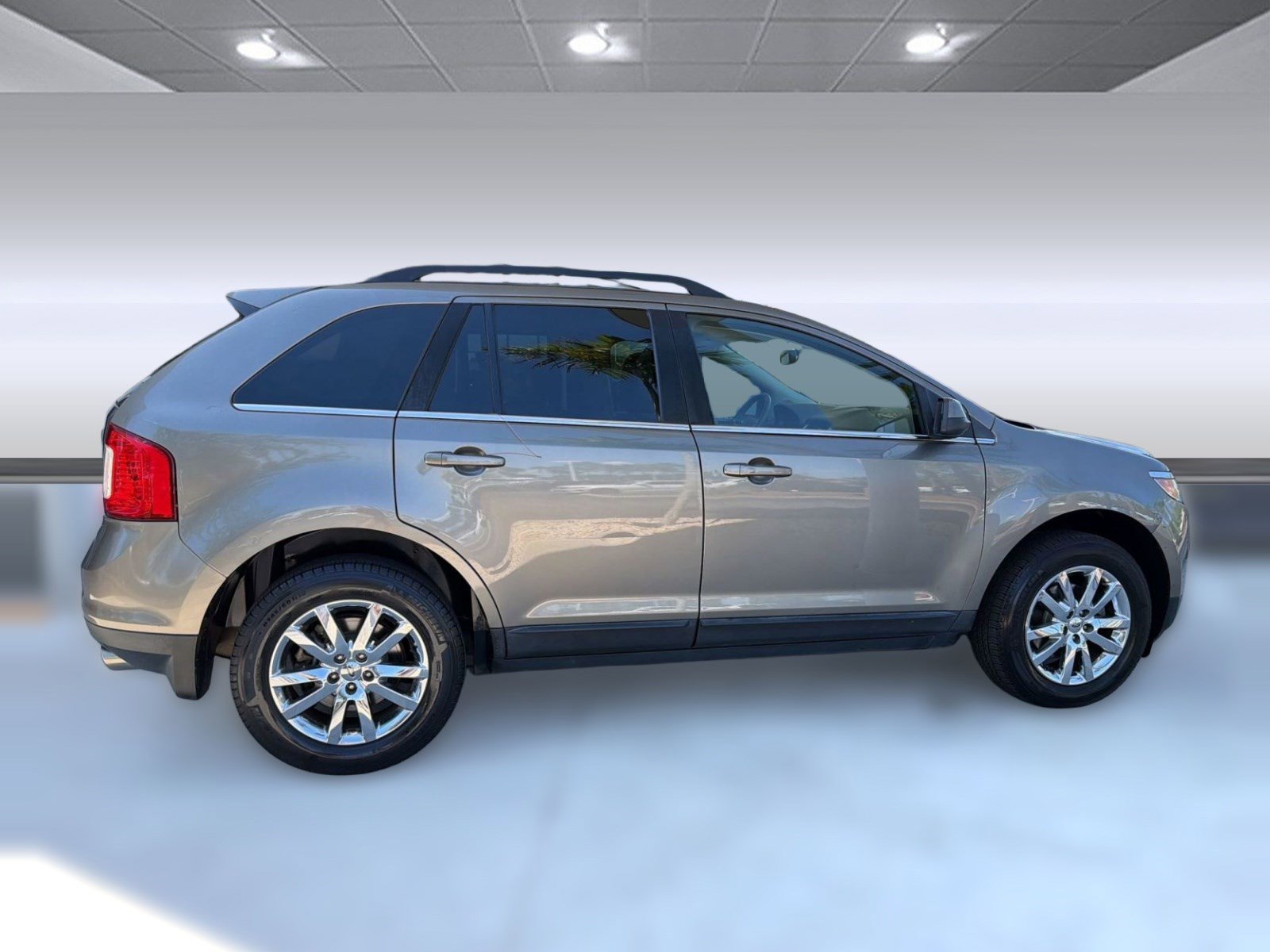 Used 2014 Ford Edge Limited w/ Driver Entry Package FWD image 8