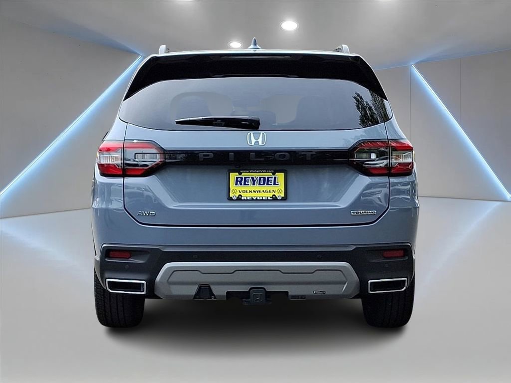 Used 2023 Honda Pilot Touring image 6