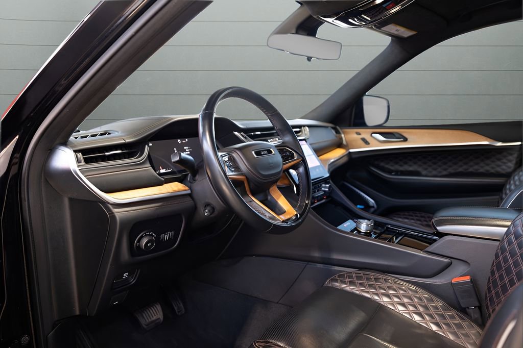 Used 2021 Jeep Grand Cherokee L Summit AWD/4WD image 46