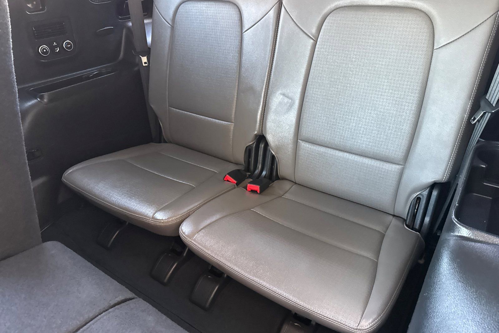 Used 2014 Hyundai Santa Fe GLS w/ Ultimate Package 06 FWD image 15