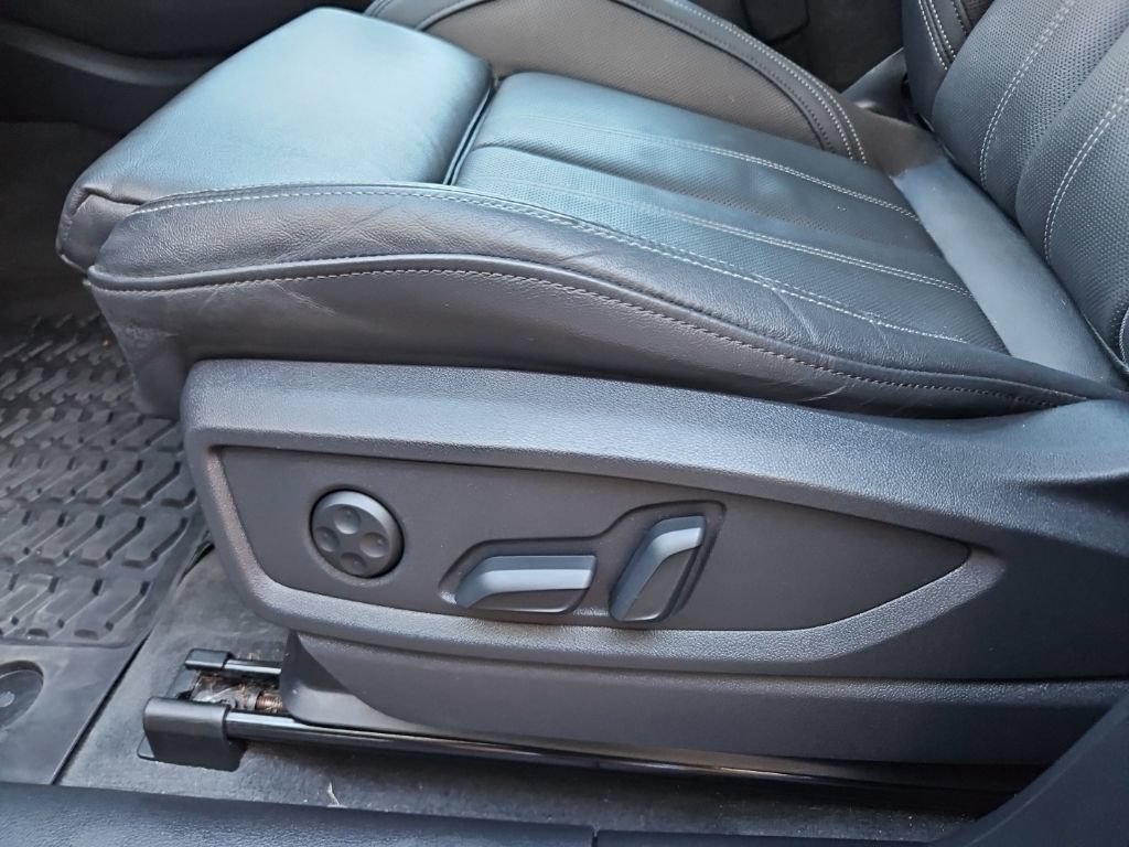Used 2023 Audi Q5 2.0T Prestige w/ Prestige Package AWD/4WD image 25