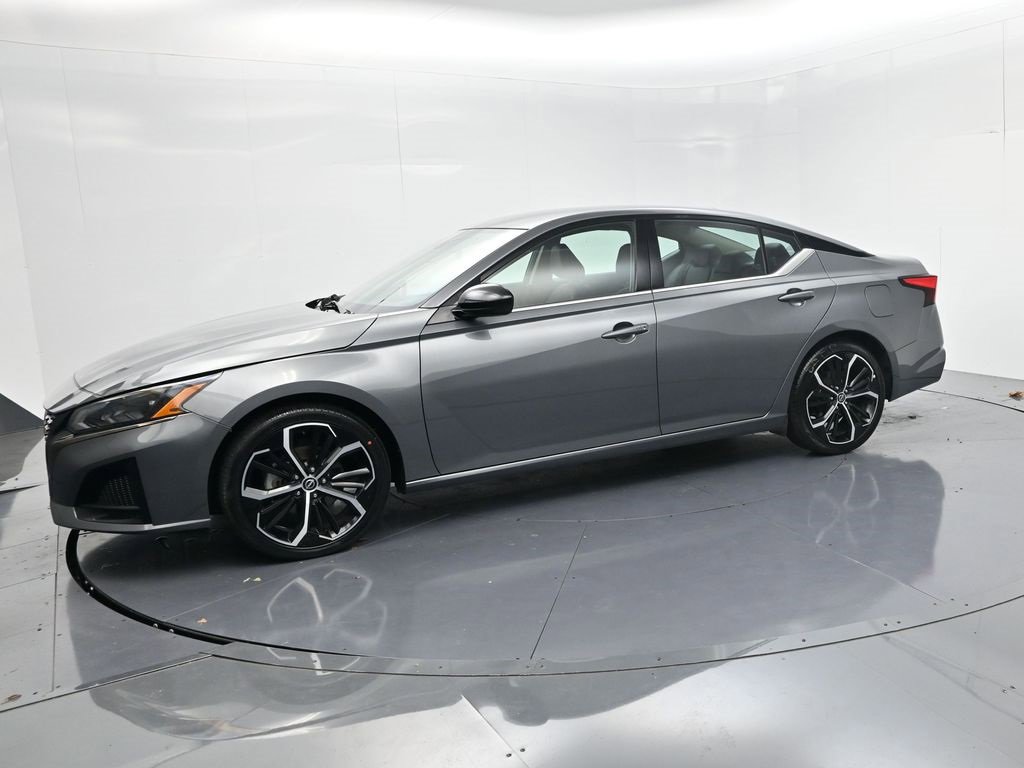 Used 2024 Nissan Altima 2.5 SR image 4