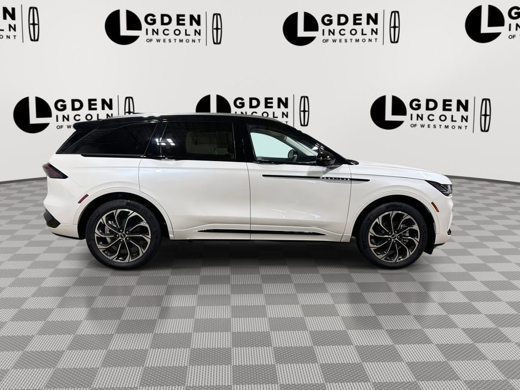 Used 2026 Lincoln Nautilus Reserve AWD/4WD image 9
