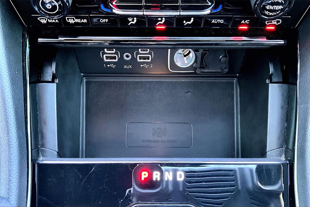 Used 2023 Jeep Grand Cherokee L Altitude image 15