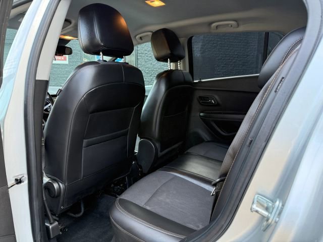 Used 2019 Chevrolet Trax LT w/ LT Convenience Package image 14