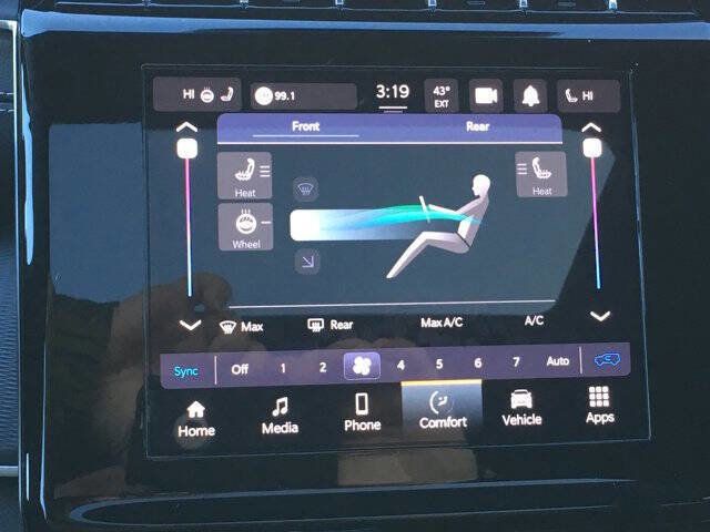 Used 2024 Jeep Grand Cherokee L Laredo w/ Luxury Tech Group I image 20