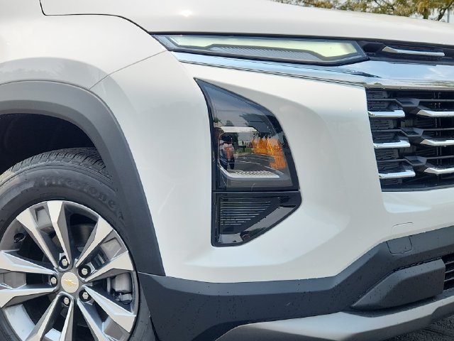 New 2027 Chevrolet Equinox LT w/ LPO, Floor Liner Package FWD image 9