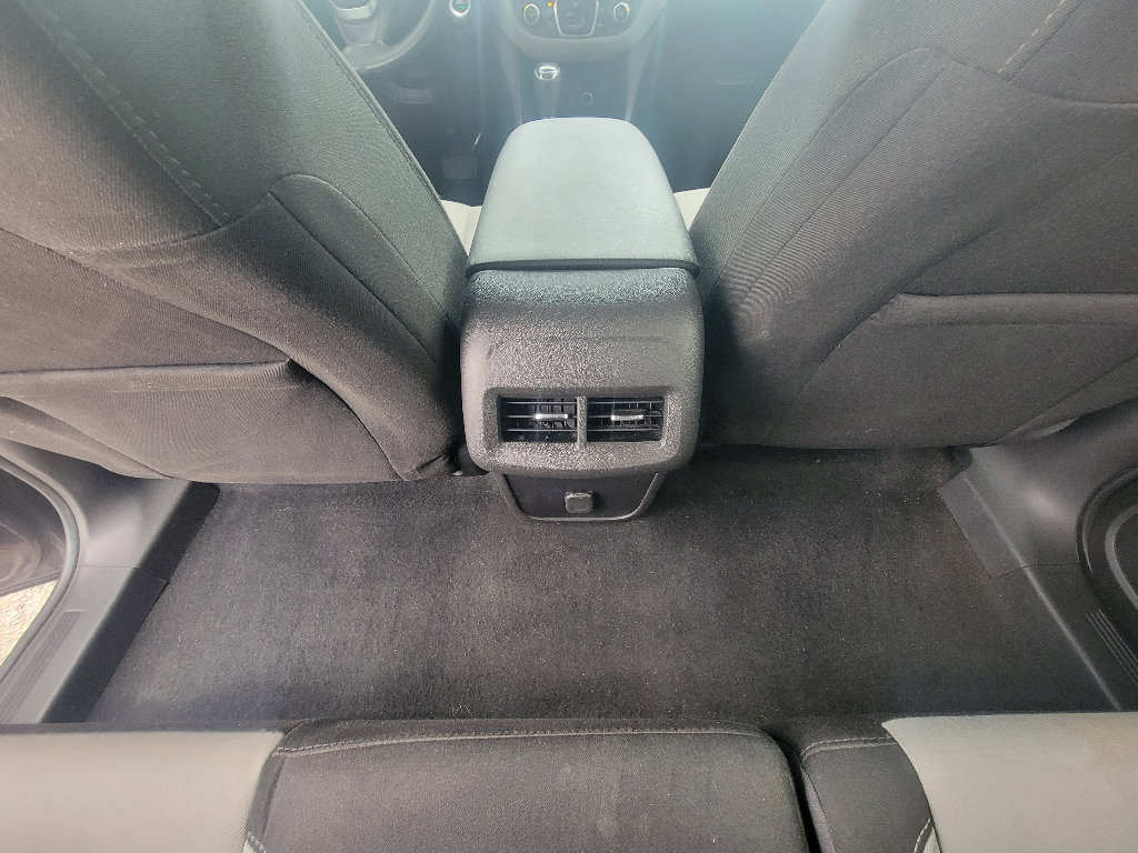 Used 2018 Chevrolet Equinox LS image 26