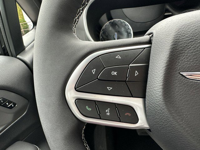 New 2026 Chrysler Pacifica Select image 23