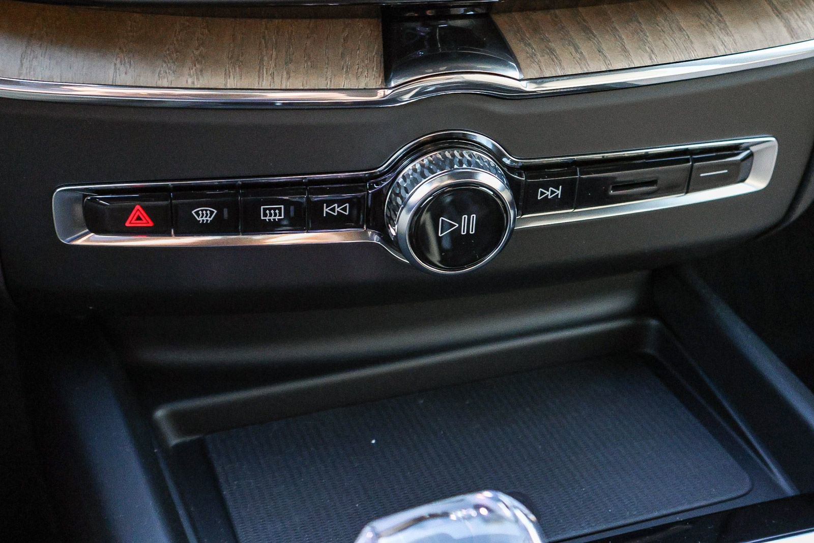 New 2026 Volvo XC60 B5 Plus w/ Climate Package image 37