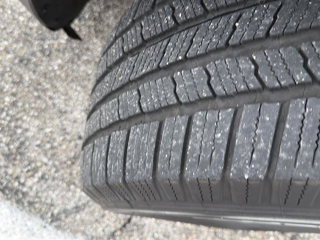 Used 2018 Ford Explorer XLT w/ Equipment Group 202A image 38