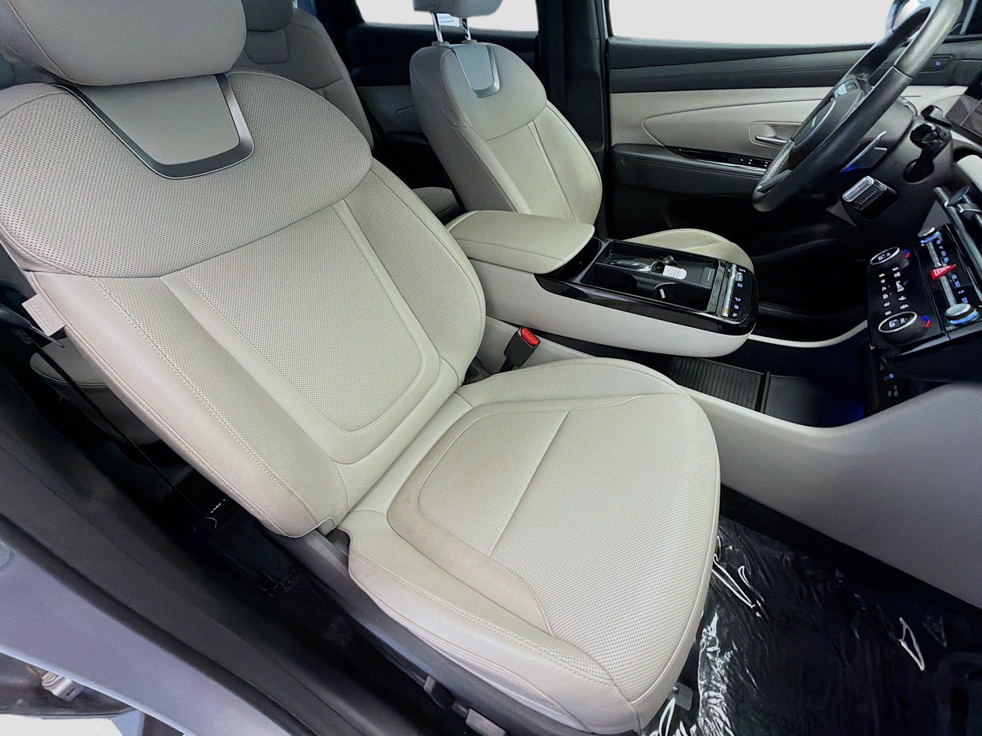Used 2025 Hyundai Tucson Limited AWD/4WD image 15