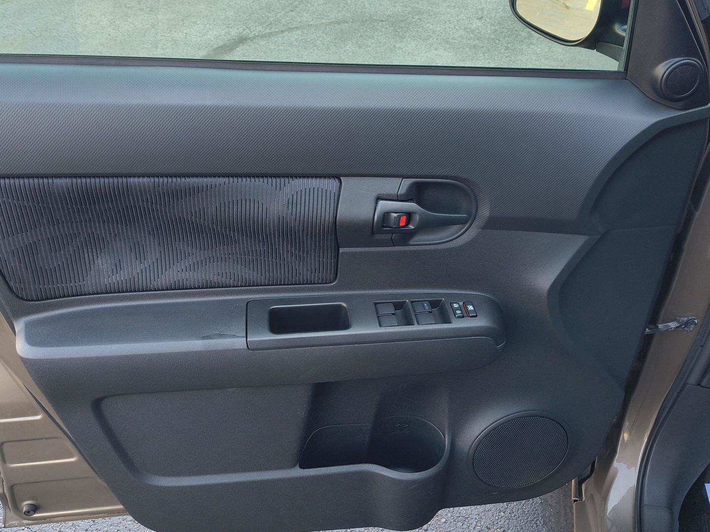 Used 2011 Scion xB FWD image 5