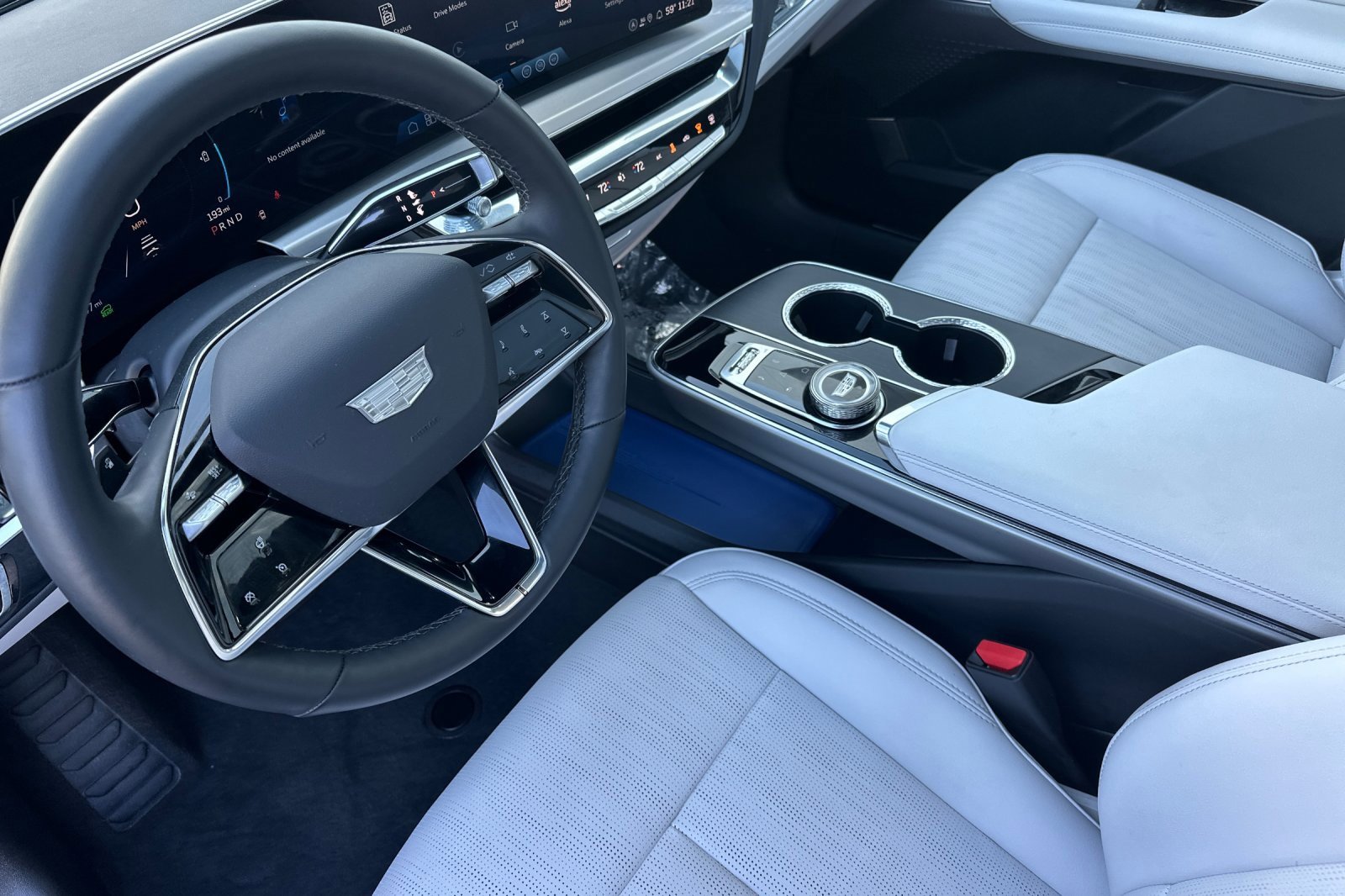 Certified 2025 Cadillac Lyriq Luxury image 9