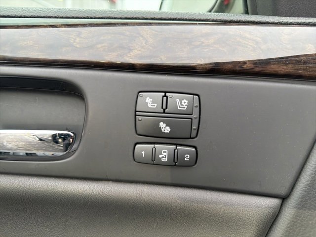 Used 2011 Cadillac DTS Luxury image 24