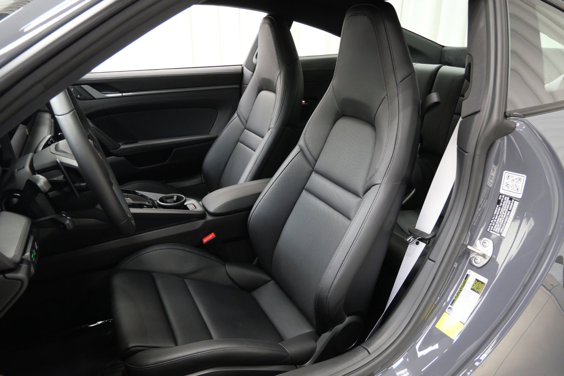 Used 2025 Porsche 911 Carrera w/ Premium Package image 24