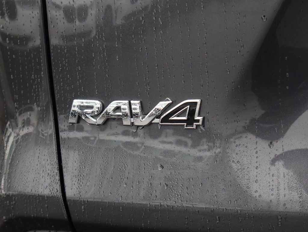 Used 2025 Toyota RAV4 XLE image 18
