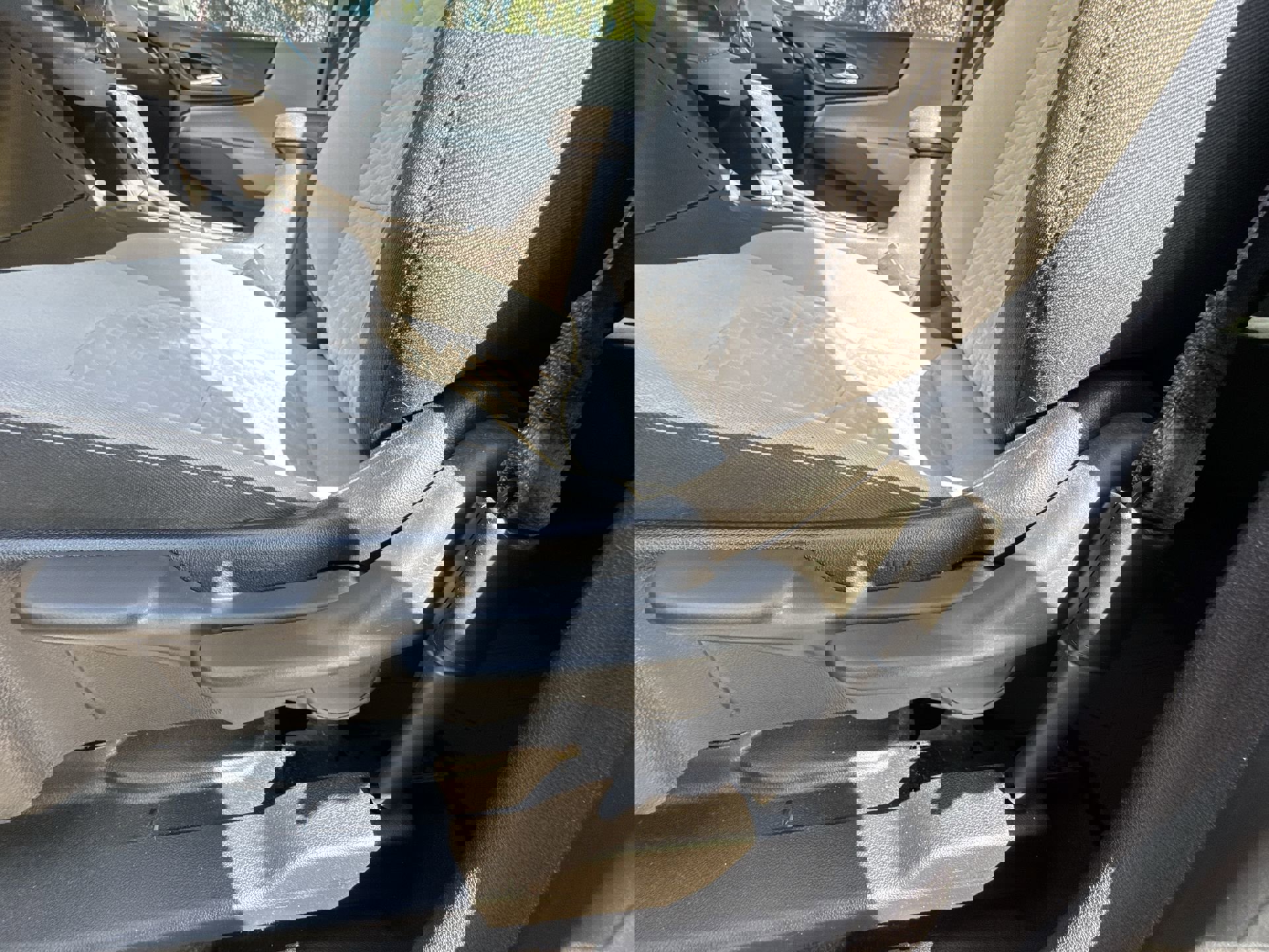 Used 2018 Chevrolet Equinox LS image 12