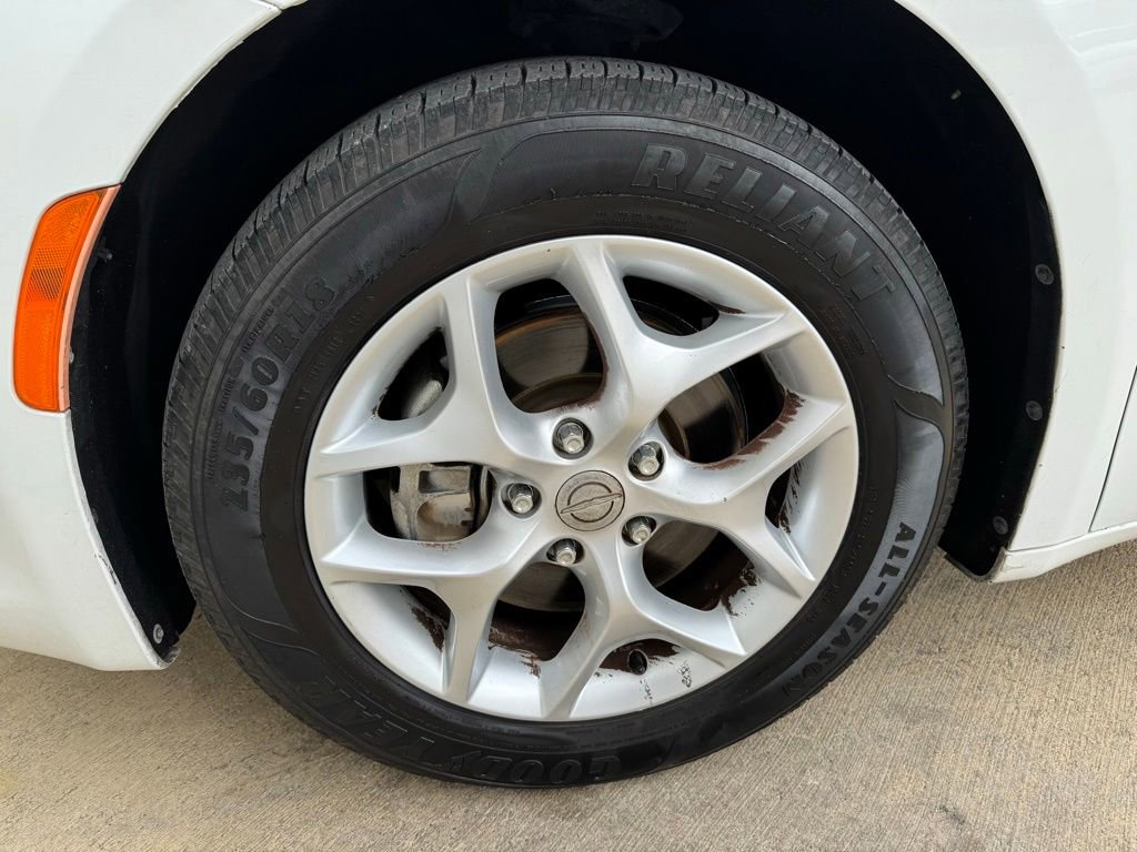 Used 2018 Chrysler Pacifica Touring Plus w/ Tire & Wheel Group FWD image 9