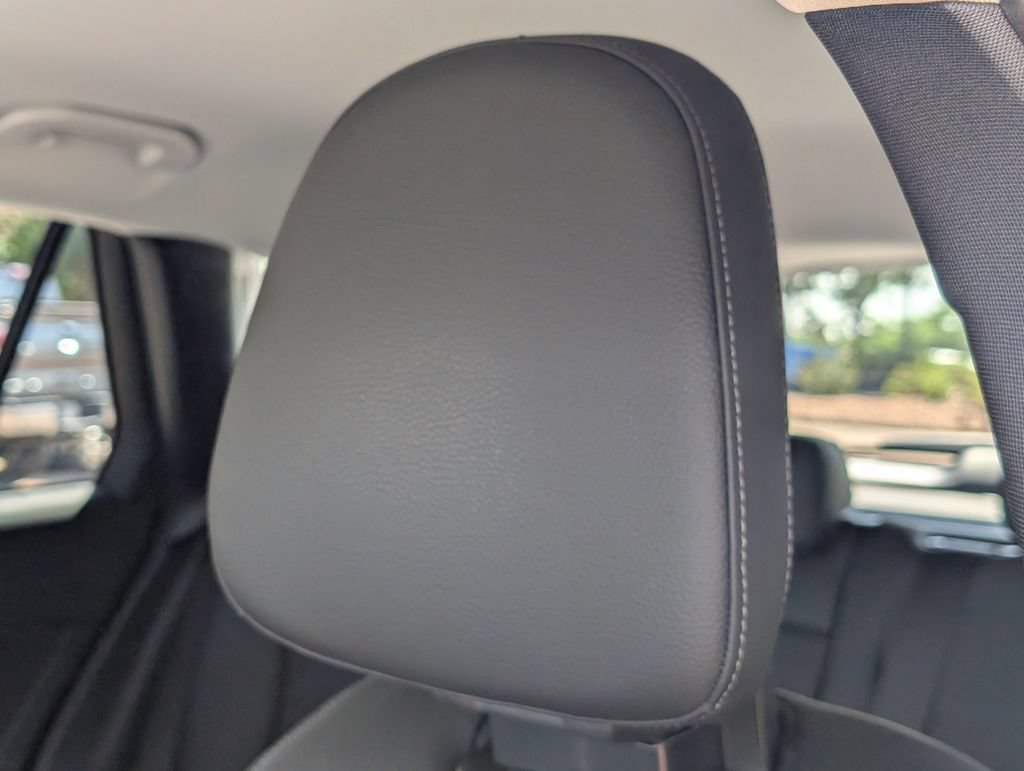 Used 2025 Mercedes-Benz GLC 350e 4MATIC image 12